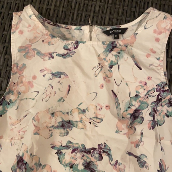 Floral top - Picture 3 of 3